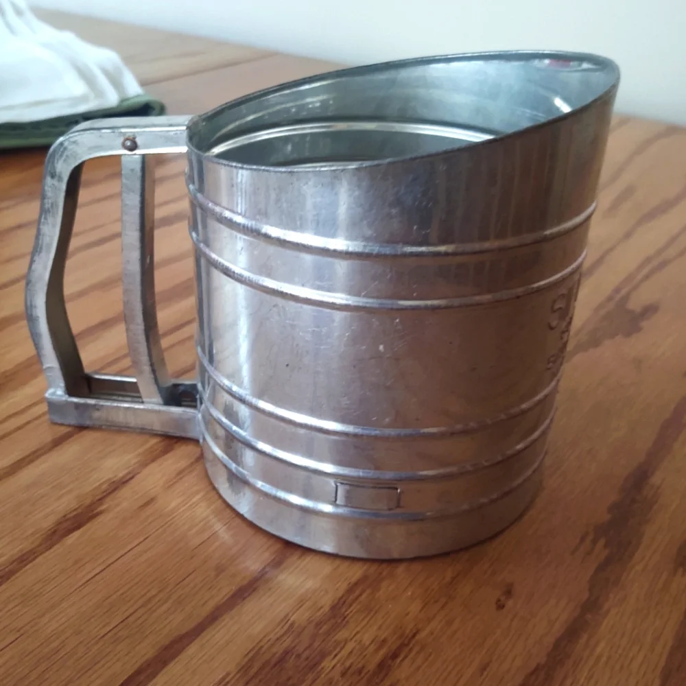 Vintage Sift-Chine Double Screen Sifter